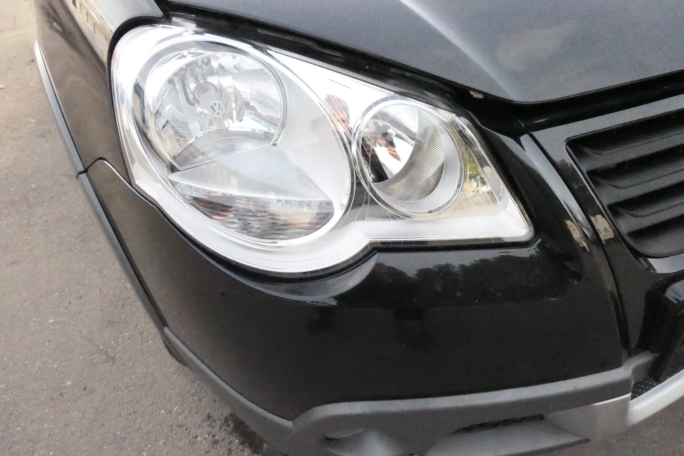 VW Polo 9N3 Cross Scheinwerfer vorne rechts 6Q1941008AR/AT Valeo Höhenverstellun - Bild 1