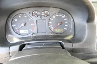VW Golf 4 Tacho Tachometer Kombiinstrument 147.000km 1J0920802 1,4 16V 75PS 55kw - Bild 1