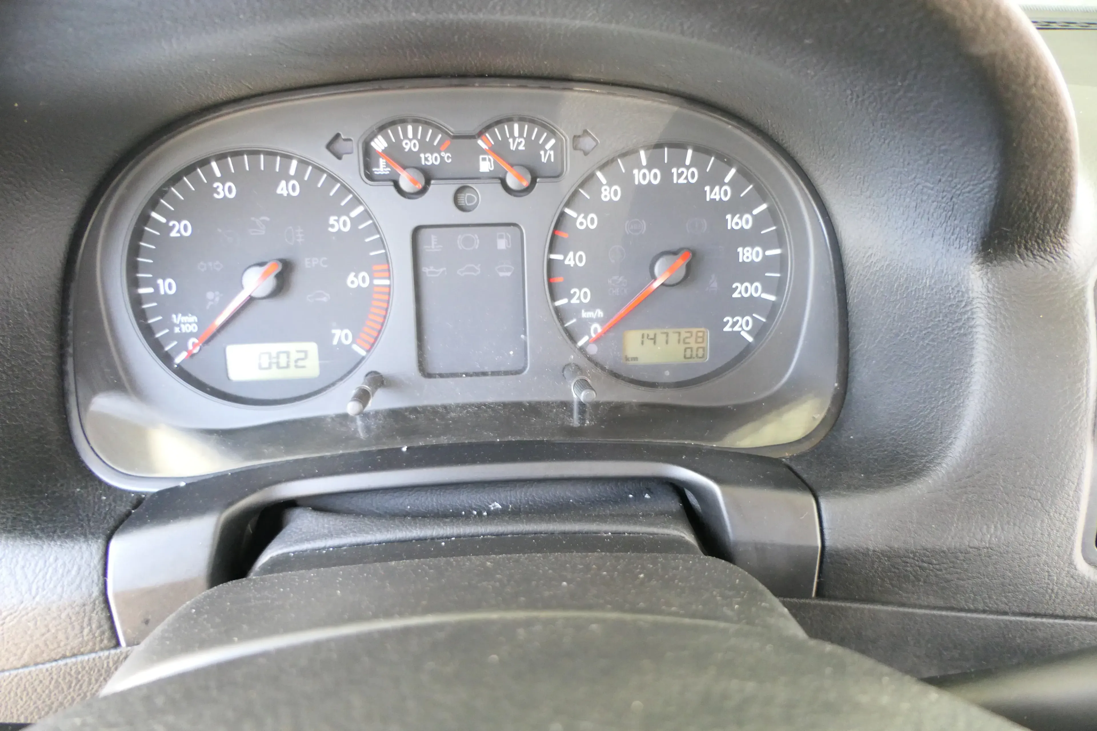 VW Golf 4 Tacho Tachometer Kombiinstrument 147.000km 1J0920802 1,4 16V 75PS 55kw - Bild 1