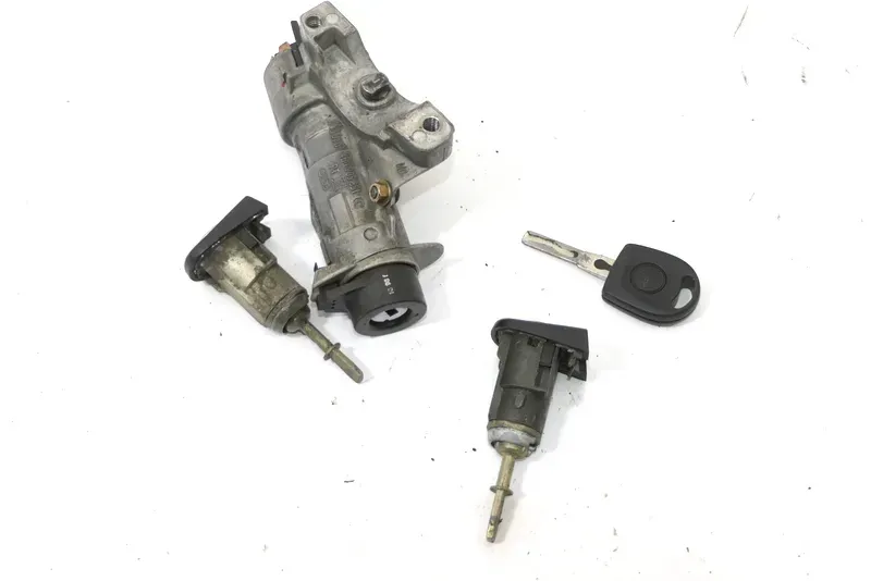VW Golf 4 Kombi Schloßsystem 2x Türschloß + 1x Schlüssel Schloß Zündschloß - Bild 1