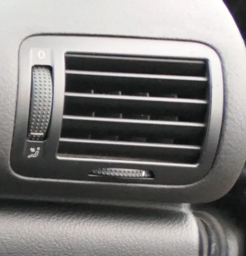VW Passat 3B 3BG Lüftungsdüse Düse Lüftung rechts vorne 3B0819704D - Bild 1