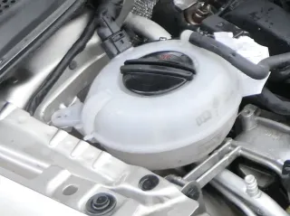 VW Golf 7 5G Ausgleichsbehälter Kühlflüssigkeit Behälter 5Q0121407G - Bild 1