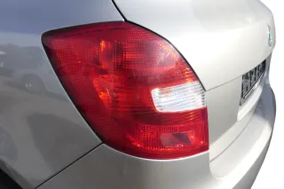 Skoda Fabia 5J Schrägheck Rücklicht Rückleuchte original hinten links 5J6945111 - Bild 2