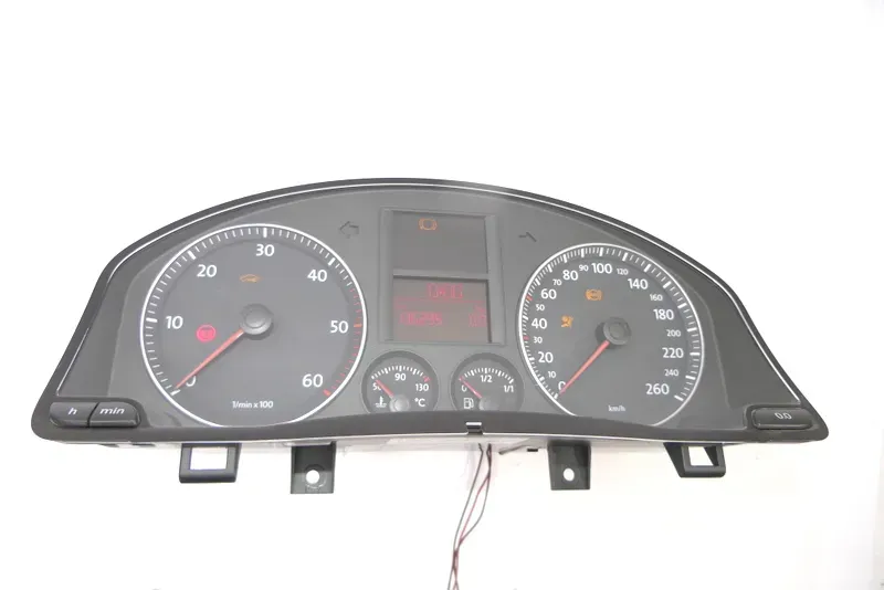 VW Golf 5 1K 5M Plus Tacho Kombiinstrument 1K0920850F /L 1.9 TDI 136.000 km - Bild 1