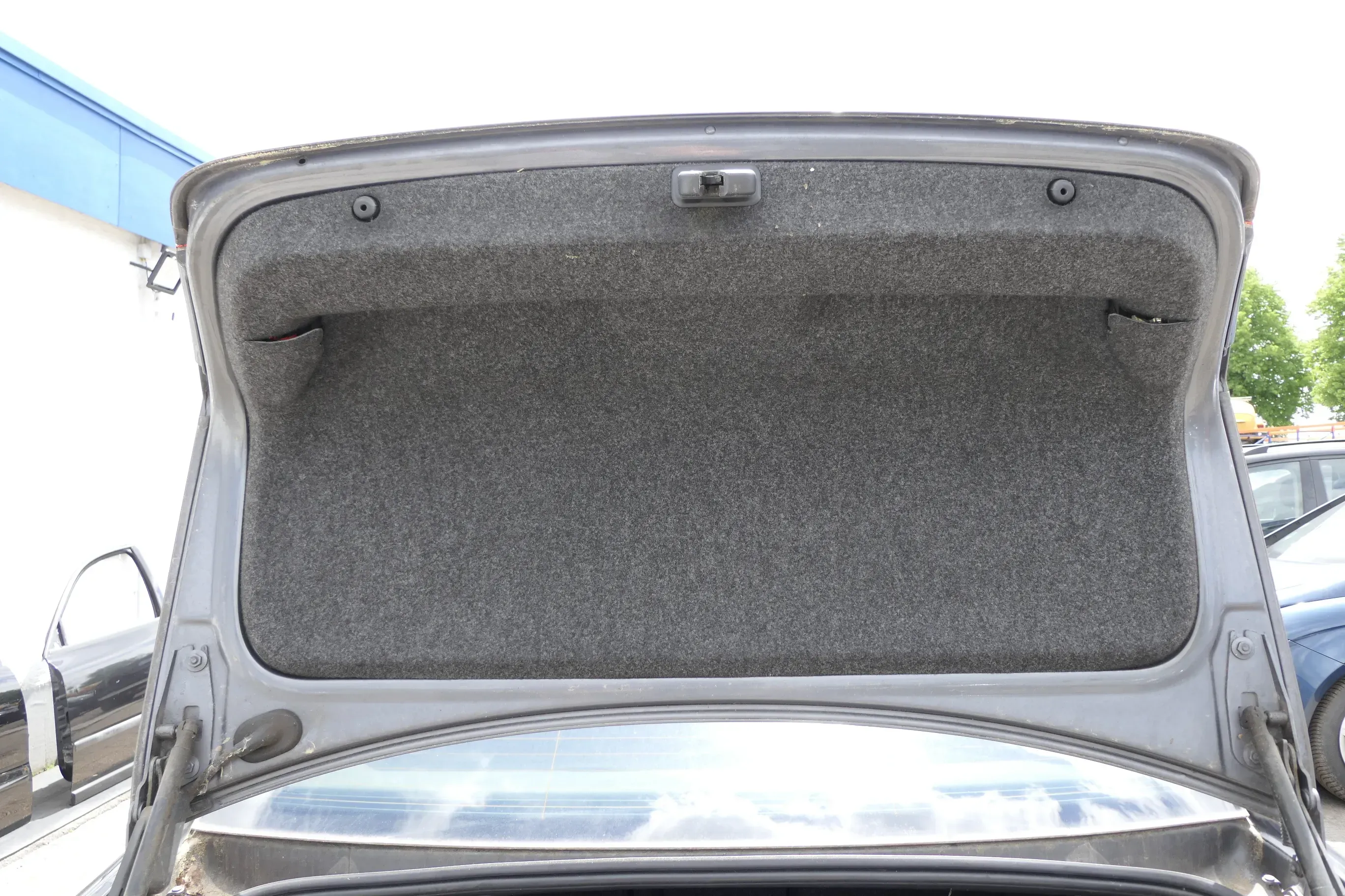 VW Jetta 1K Verkleidung Heckklappe Heckklappenverkleidung hinten Abdeckung - Bild 1