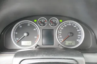 Passat 3BG Tacho Tachometer Kombiinstrument 3B0920849B Diesel BDG BAU 303.000km - Bild 2