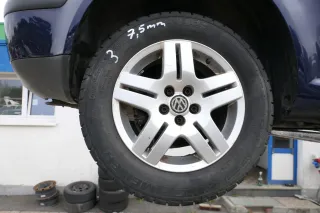 4x Golf 4 Bora Alufelgen Felgen 195/65 R15 Winterreifen Reifen 1J0601025Q 6-7mm - Bild 5