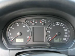 VW Polo 9N Tacho Tachometer Kombiinstrument 178.000km 6Q0920800P 1,2 47kw 40kw - Bild 1