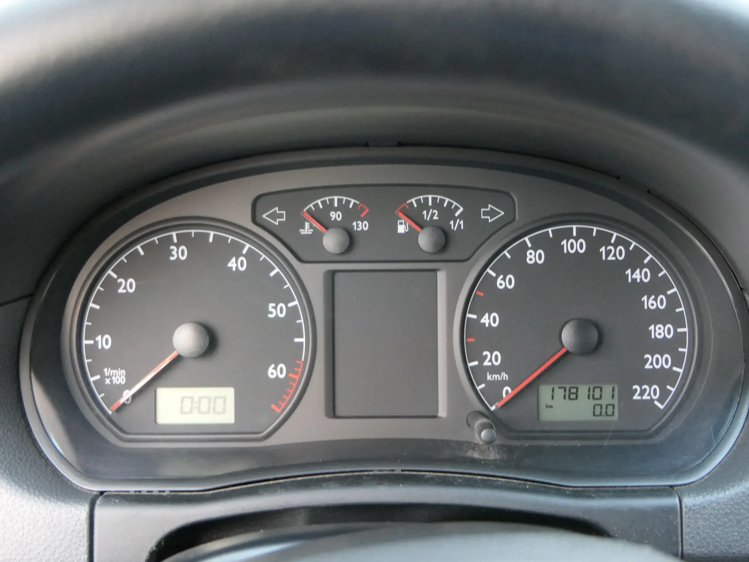 VW Polo 9N Tacho Tachometer Kombiinstrument 178.000km 6Q0920800P 1,2 47kw 40kw - Bild 1