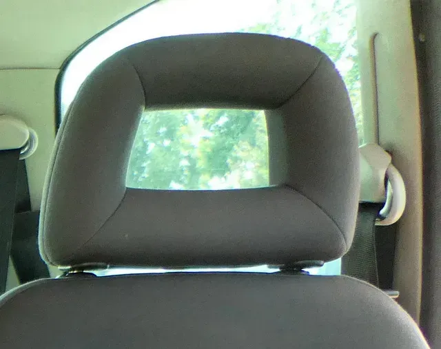 1x VW Sharan 7M ab Bj. 2000 Kopfstütze hinten oder vorne  anthrazit - Bild 1