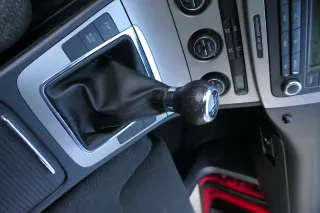 VW Passat 3C 6-Gang Schaltknauf Schaltsack Schaltung Schaltknüppel original - Bild 5