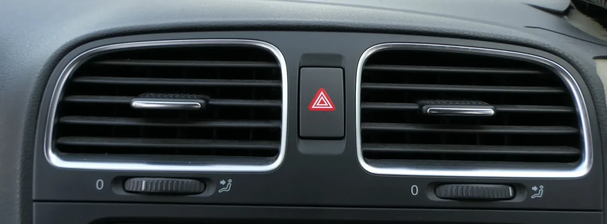 VW Golf 6 Lüftungsdüse Düse Lüftung 5K0819728N Blende Frischluftausströmer - Bild 1