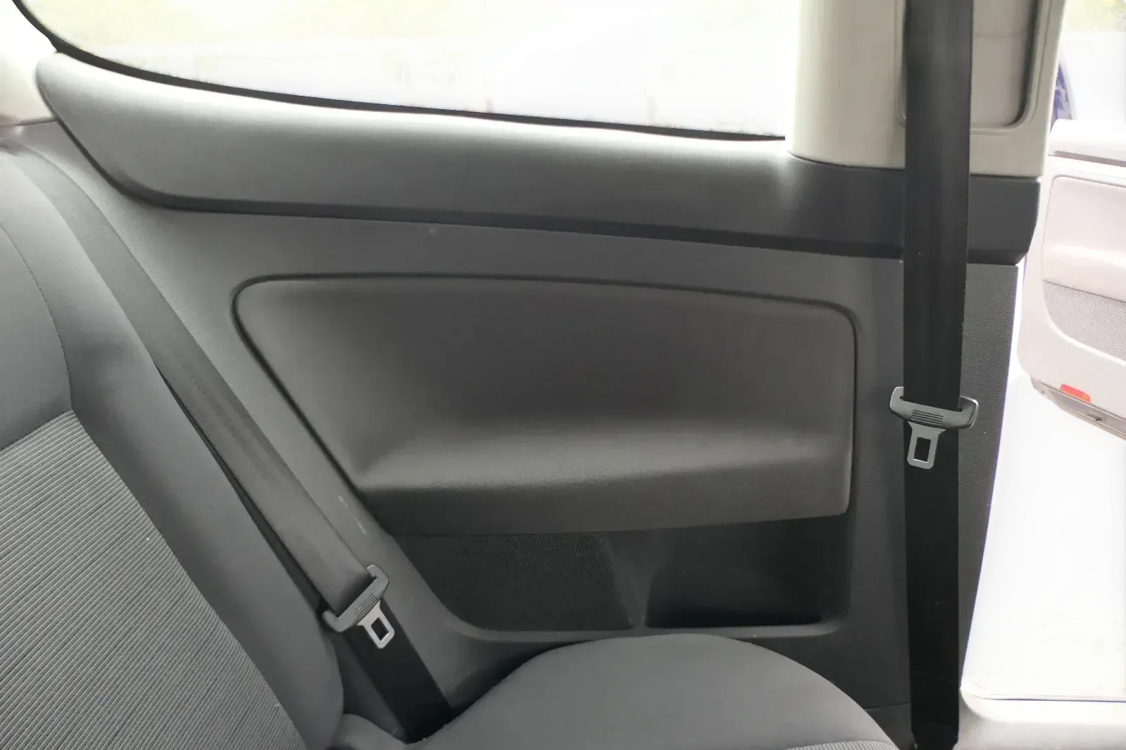 VW Golf 5 1K Seitenverkleidung Verkleidung Tür hinten links 2/3-Türer dunkel ant - Bild 1