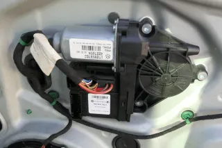 Touran Caddy 2k ektrischer Fensterheber Motor vorn rechts 1T0959702 1K0959792C - Bild 1