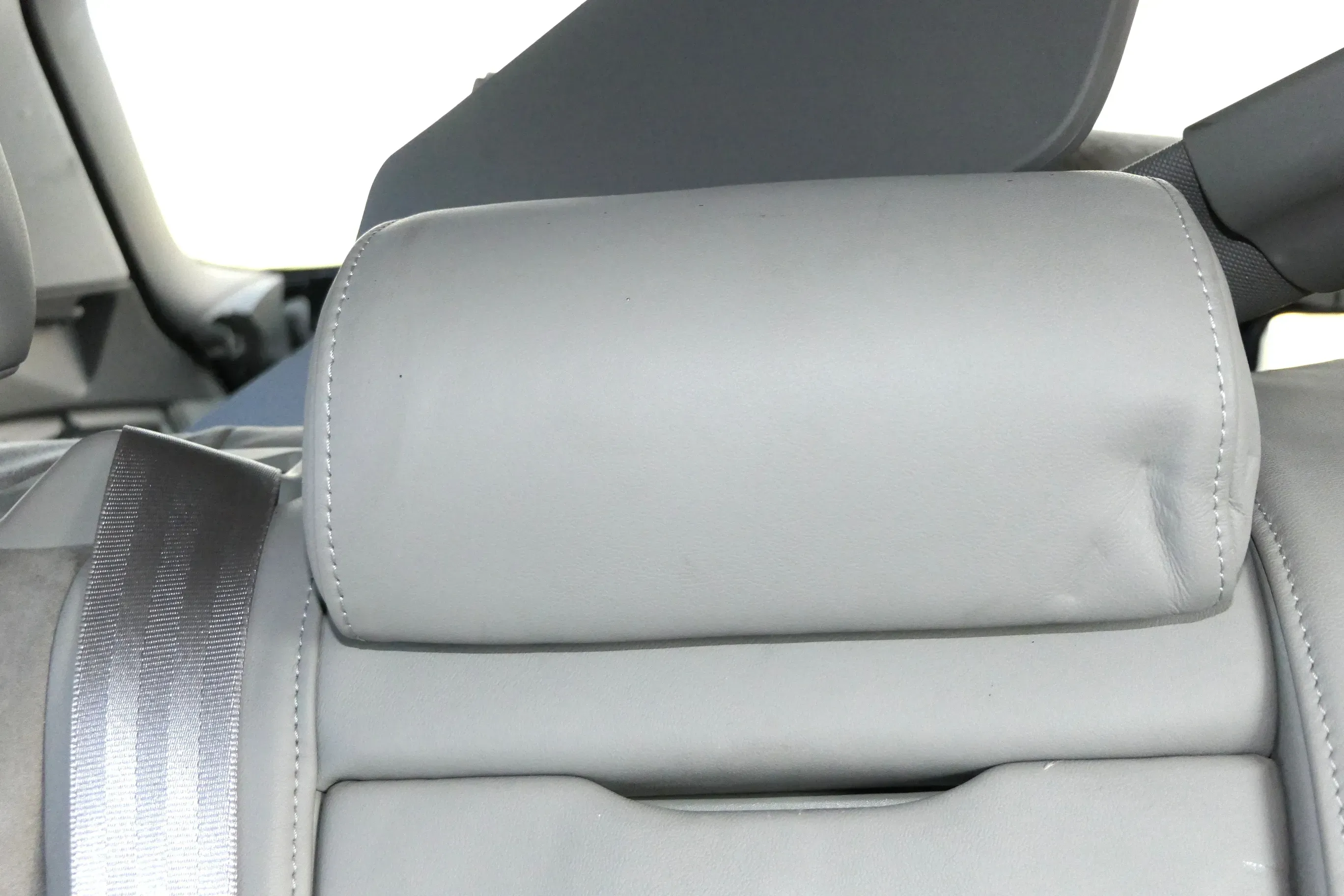 Audi A6 4F C6 Kopfstütze hinten Mitte Leder platin-Hell (grau) 49A - Bild 1