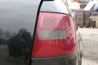 A6 4B Kombi Avant Rücklicht hinten rechts Heckleuchte 4B9945096D Lampenträger - Bild 3