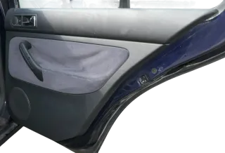 1x VW Golf 4 1J Limousine Türverkleidung Verkleidung Tür hinten rechts schwarz - Bild 1