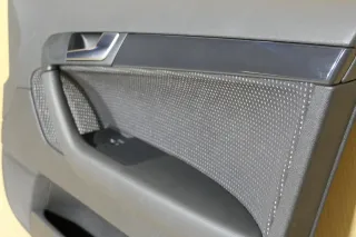 1xAudi A3 8P Türverkleidung Verkleidung Tür vorn vorne rechts schwarz 4/5-Türer - Bild 2