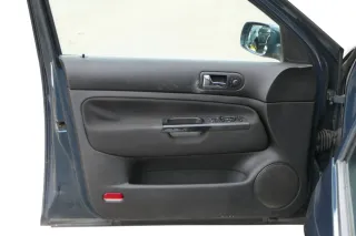 1x Golf 4 Bora Türverkleidung Verkleidung Tür vorne links 4/5-Türer schwarz - Bild 1