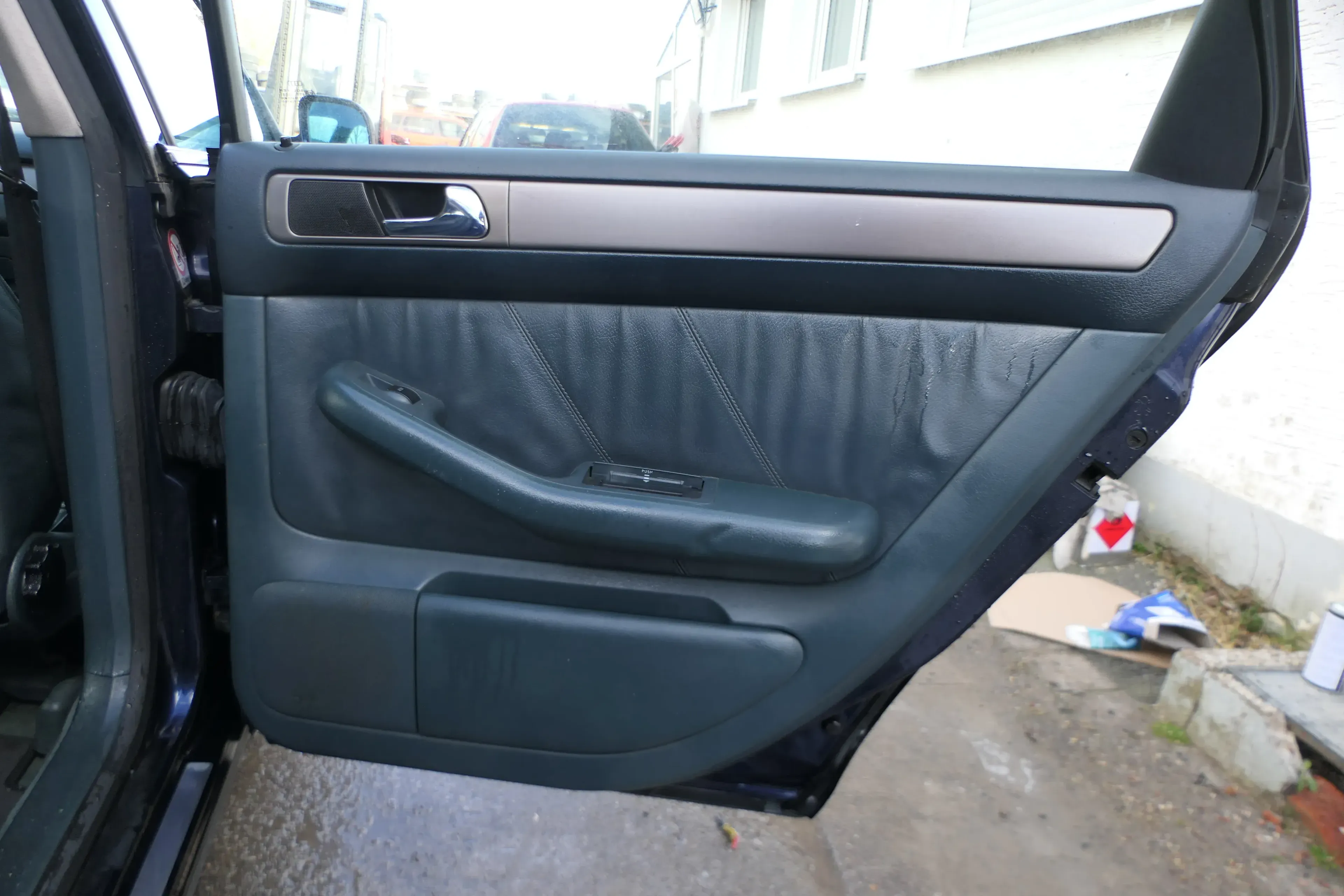 1x Audi A6 4B Türverkleidung Verkleidung Tür hinten rechts Leder grün lago - Bild 1