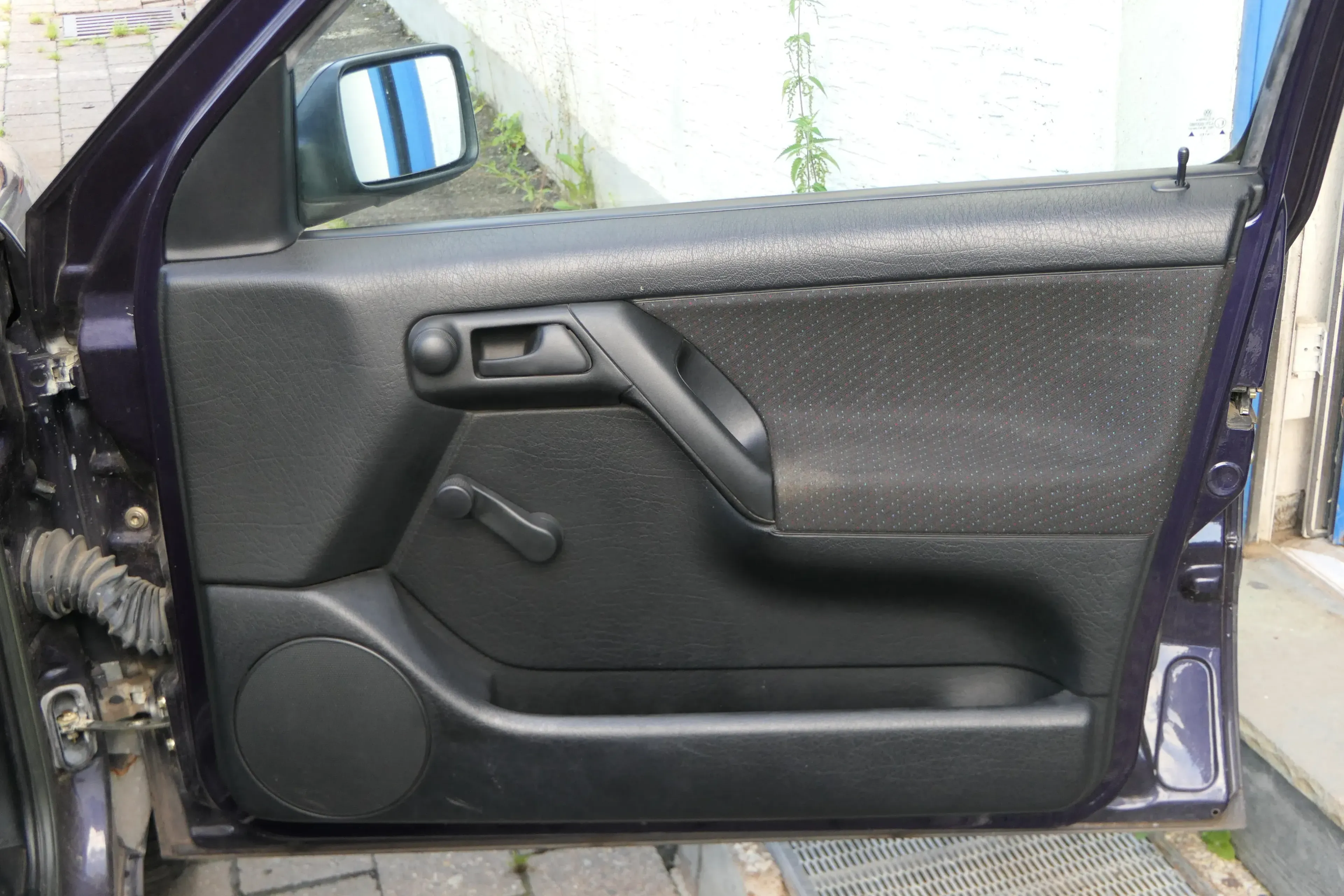 VW Golf 3 1H 4/5-Türer Türverkleidung Verkleidung Tür vorne rechts schwarz - Bild 1