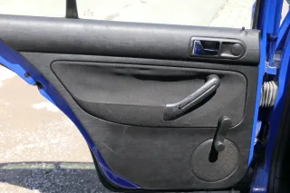 1x VW Golf 4 1J Limousine Türverkleidung Verkleidung Tür hinten links Griff Öffn - Bild 1