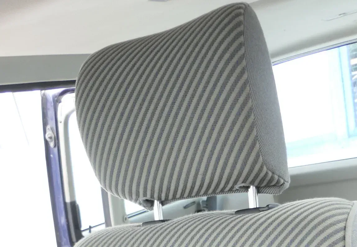 VW T4 Sitz vorne links oder rechts Kopfstütze Kopfstützen Allstar Multivan grau - Bild 1