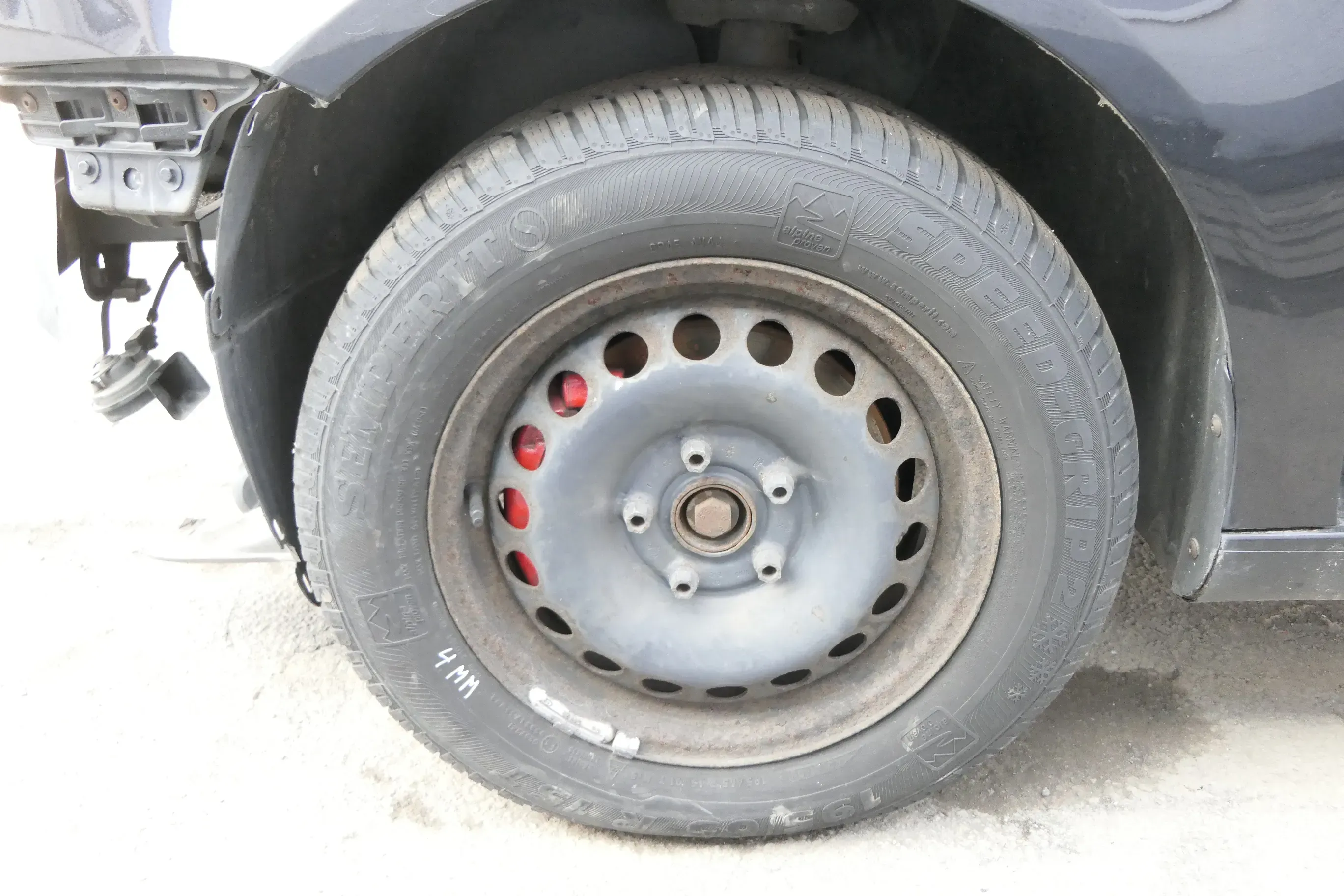 4x VW Golf 6 Plus 5M 195/65 R15 91T Winterreifen M+S Felgen Reifen M&S 4-6mm - Bild 1