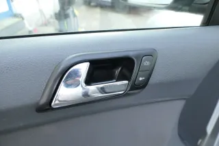 1x VW Polo 9N 9N3 Türverkleidung Verkleidung Tür vorne links  4/5-Türer dunkel - Bild 3