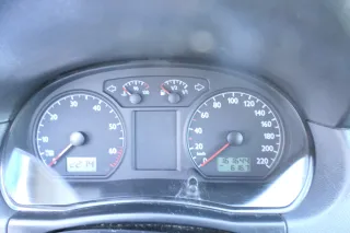 VW Polo 9N Tacho Tachometer Kombiinstrument 161.000km 6Q0920800P 1,2 47kw 40kw - Bild 1