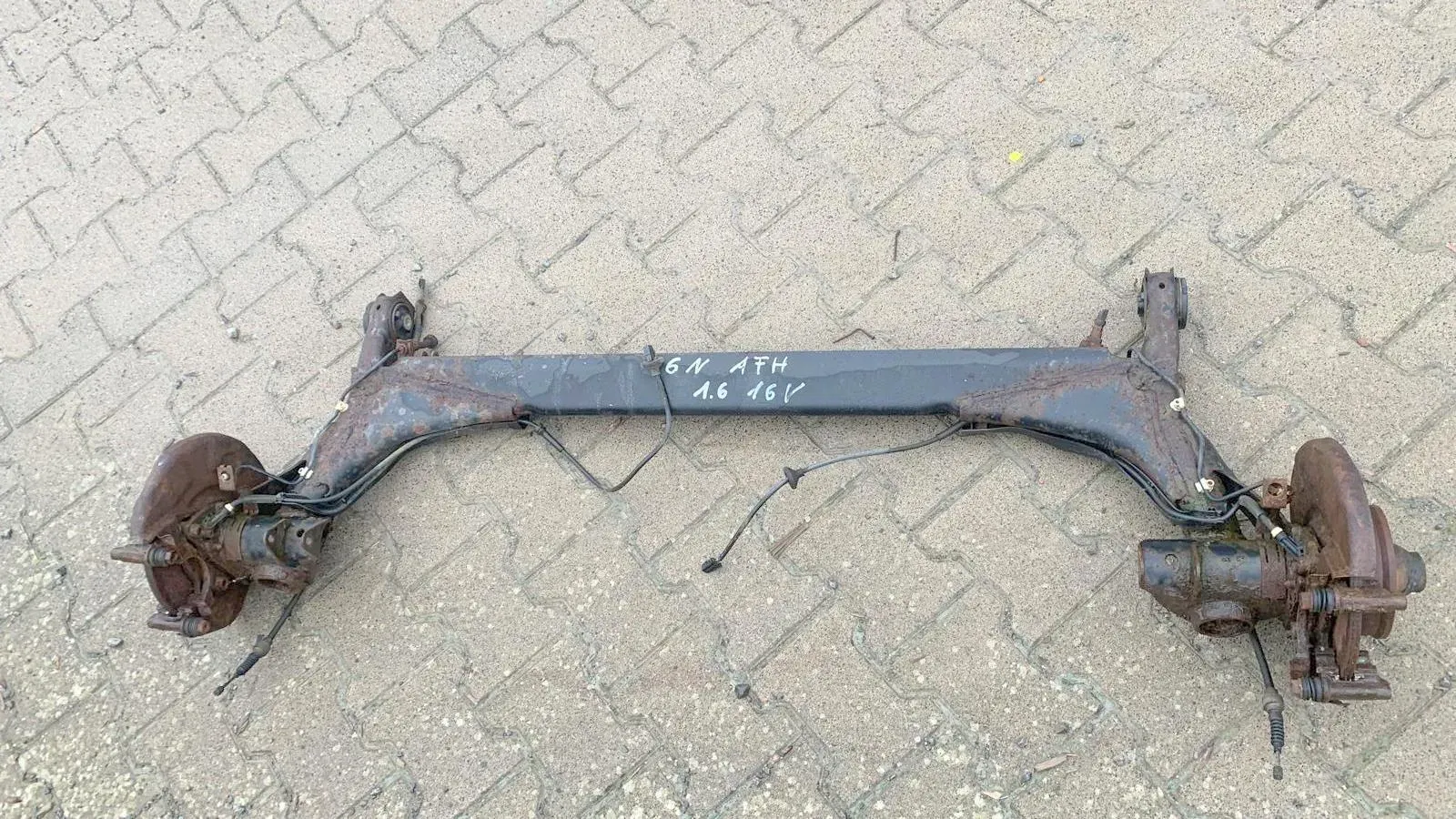 VW Polo 6N Achse hinten Hinterachse Achsträger mit ABS Scheibenbremse Scheibe - Bild 1