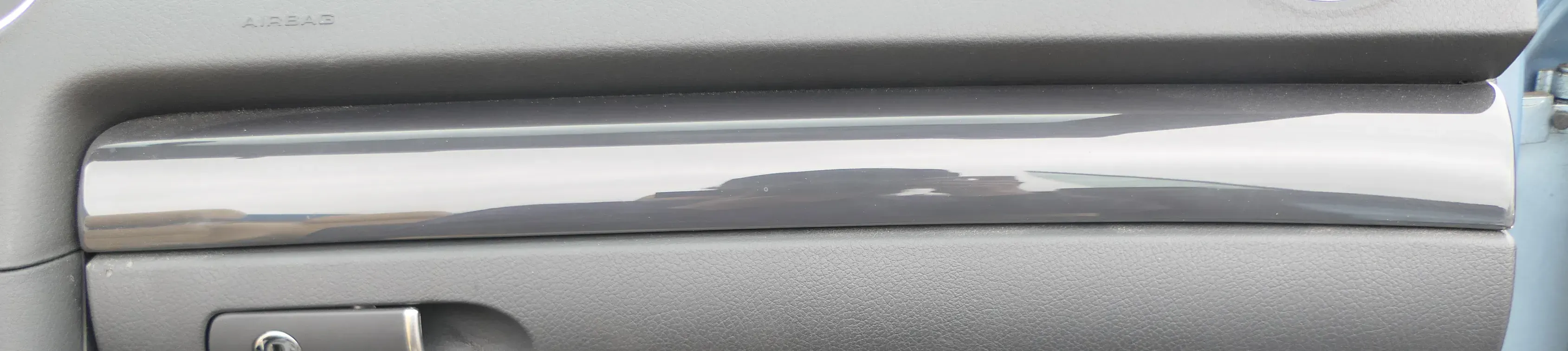 A4 8H Cabrio vorne Dekor Leisten Abdeckung um Lichtschalter soul schwarz - Bild 1