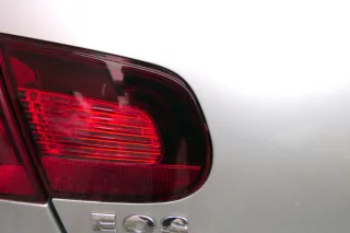 VW Eos 1F Variant Kombi Rücklicht hinten links innen Rückleuchte an Heckklappe - Bild 1