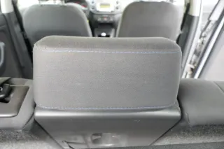 VW Golf Plus 5M Kopfstützen Kopfstütze hinten in der Mitte mittig blaue Nähte - Bild 2