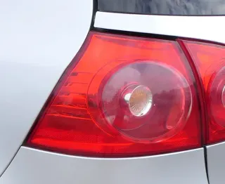 VW Golf 5 Rücklicht hinten links außen Rückleuchte original 1K6945095AC - Bild 2