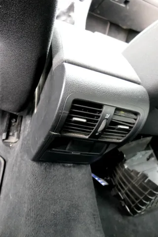 VW Passat 3C Mittelarmlehne Armlehne Fach original komplett zum nachrüsten 10838 - Bild 2