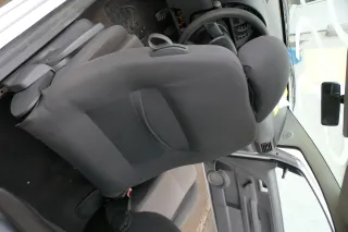 VW Fox Sitz Fahrersitz vorne links OHNEAirbag höhenverstellbar - Bild 2