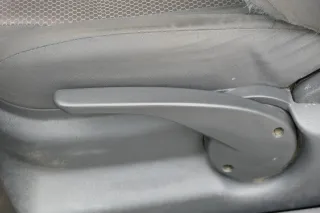 VW Fox Sitz Fahrersitz vorne links OHNEAirbag höhenverstellbar - Bild 6