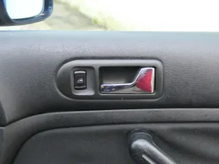 1x Golf 4 Bora Türverkleidung Verkleidung Tür vorne rechts 4/5-Türer schwarz - Bild 3