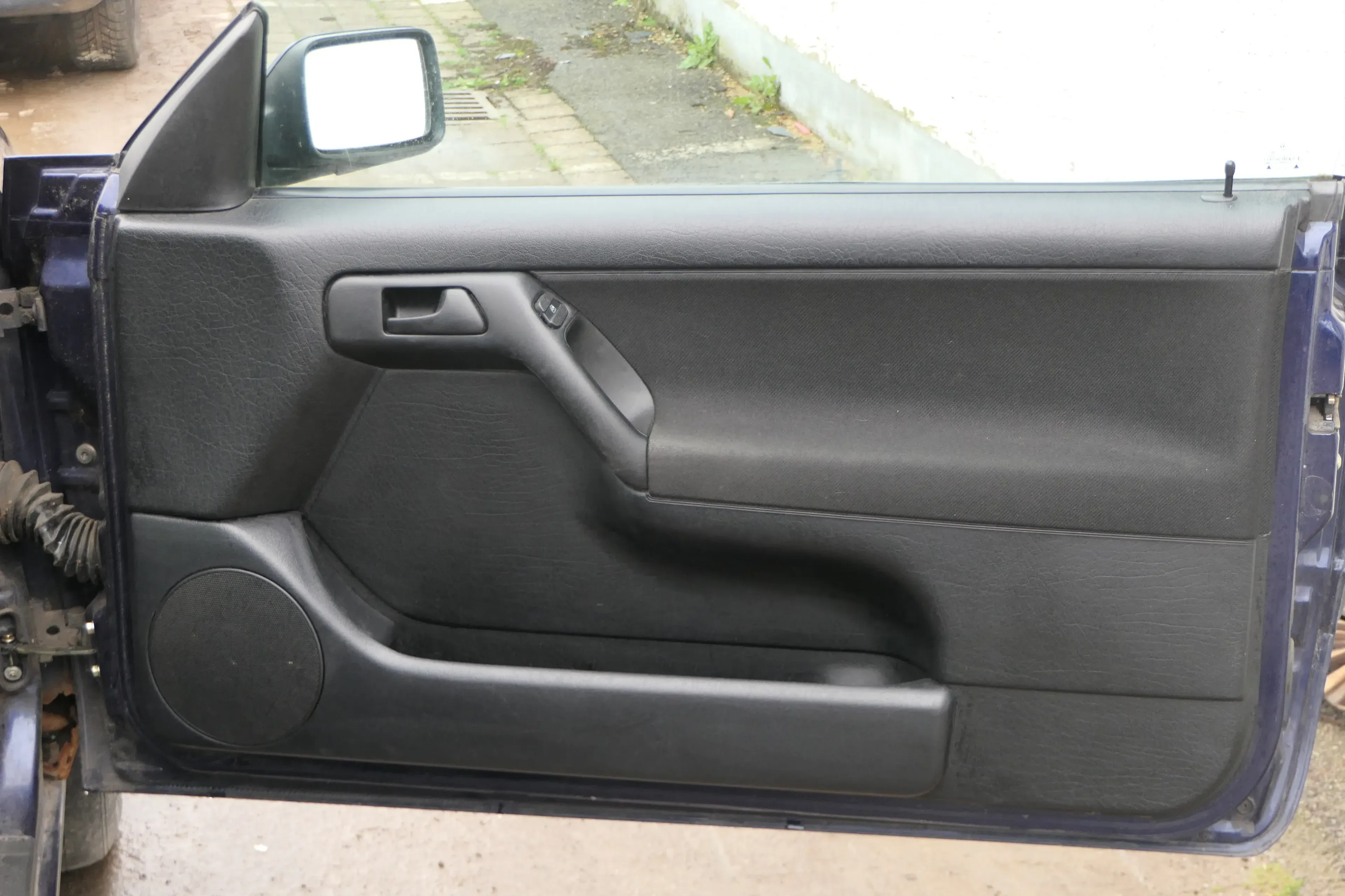 Golf 4 3 1E Cabrio 1E Türverkleidung Verkleidung Tür vorne rechts schwarz - Bild 1