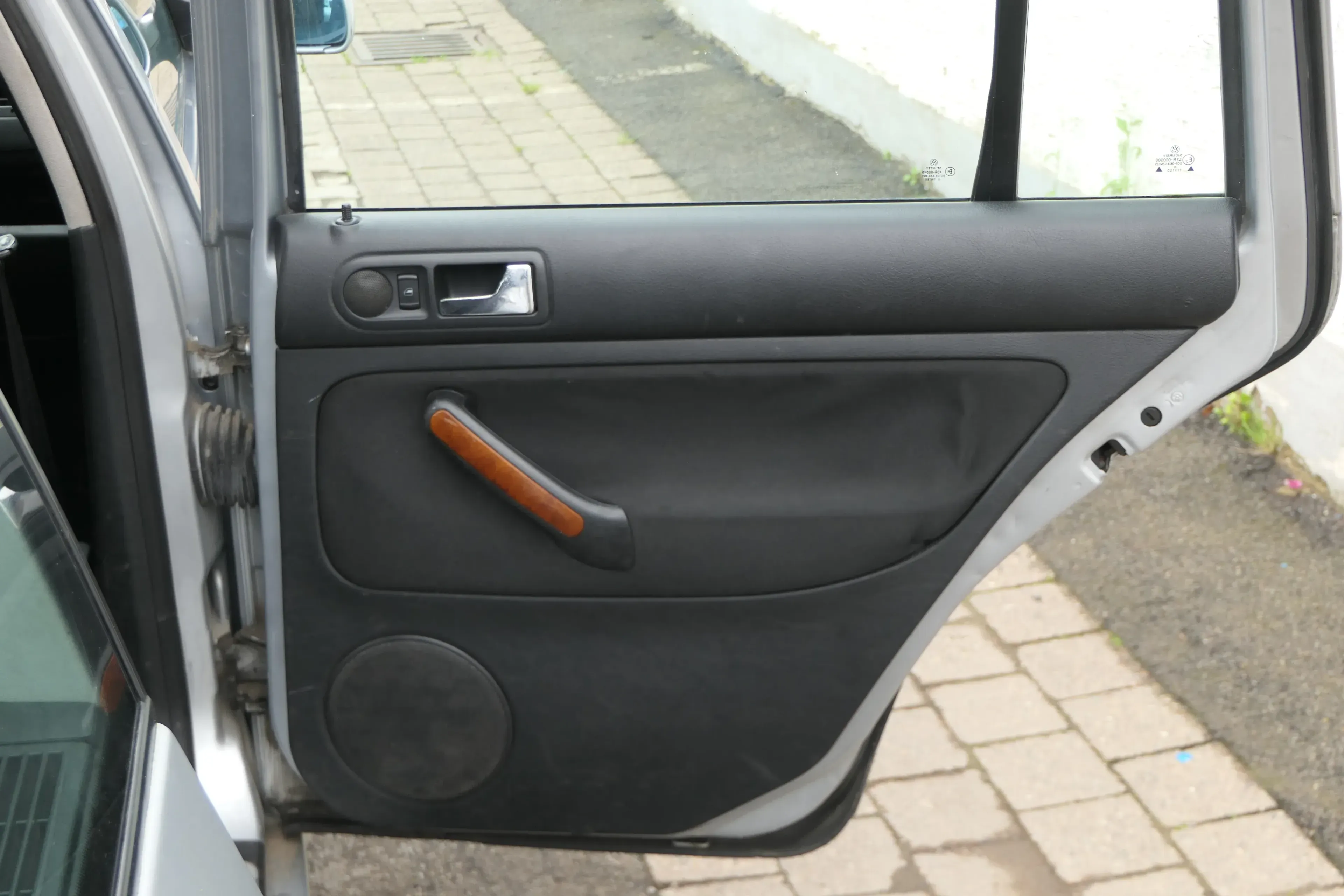 1x VW Golf 4 1J Kombi Türverkleidung Verkleidung Tür hinten rechts schwarz - Bild 1