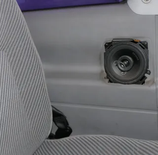 VW T4 Verkleidung Abdeckung Seite hinten links grau Multivan Klappe -ohneGurt - Bild 2