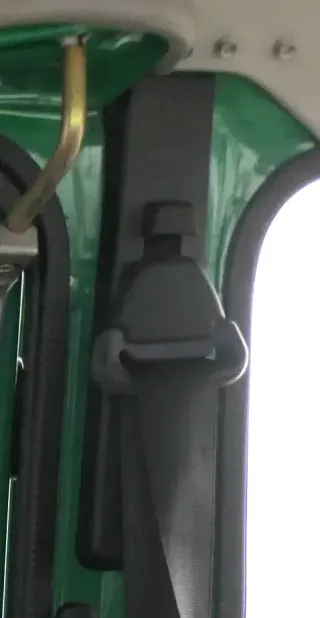 VW T4 Transporter Höhenverstellung für Gurt vorne rechts oder links passend - Bild 1