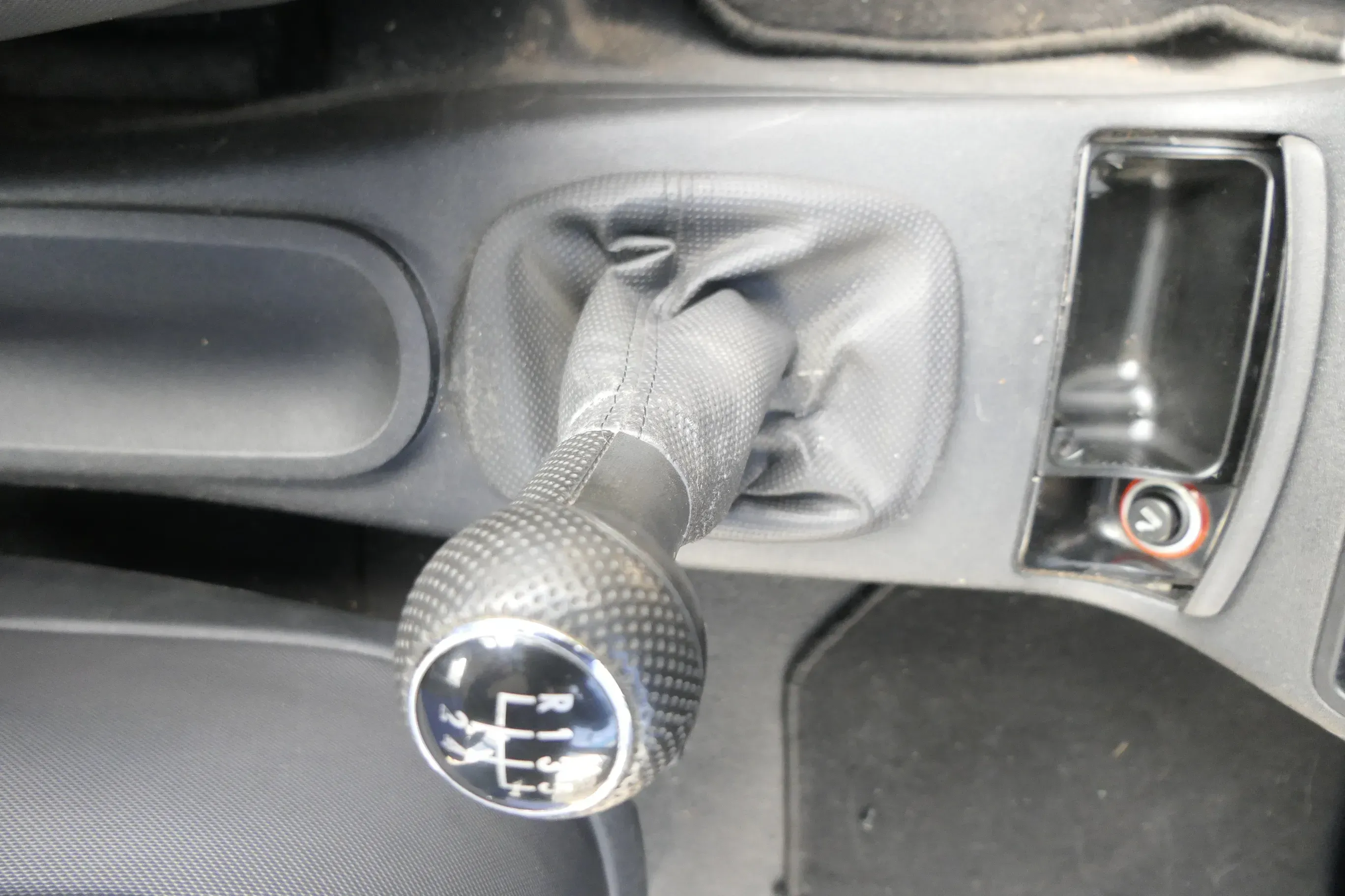 VW Lupo Polo 6N Schaltknauf Schaltsack Schaltung Schaltknüppel off-black - Bild 1