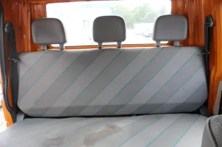 VW T4 Sitz hinten DOKA Sitze Rückbank Rücksitzbank mit Kopfstützen und Gestell - Bild 1
