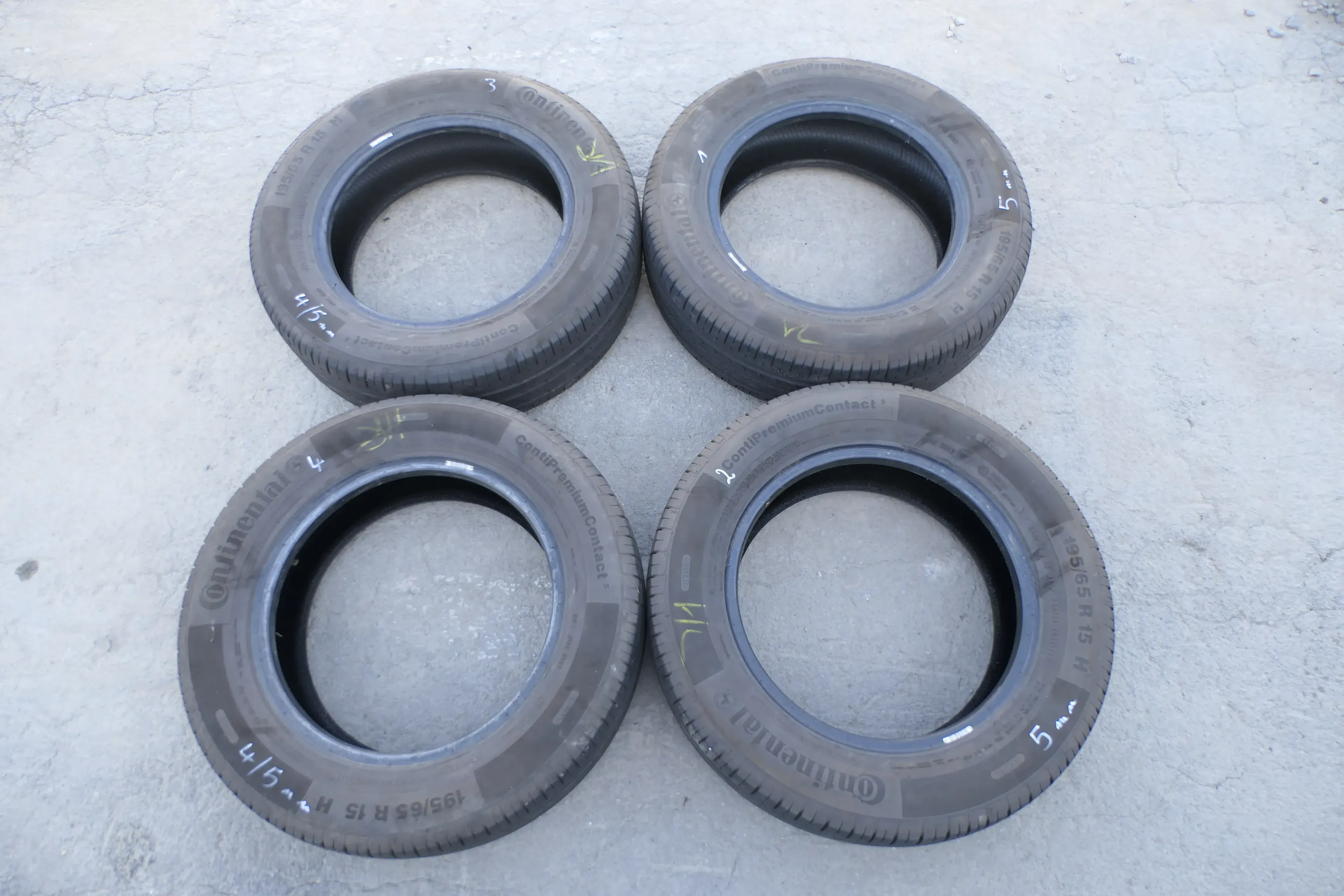 4x VW Golf Passat Reifen 195/65 R15 91H Sommerreifen 4x ca. 4-5mm NUR REIFEN - Bild 1