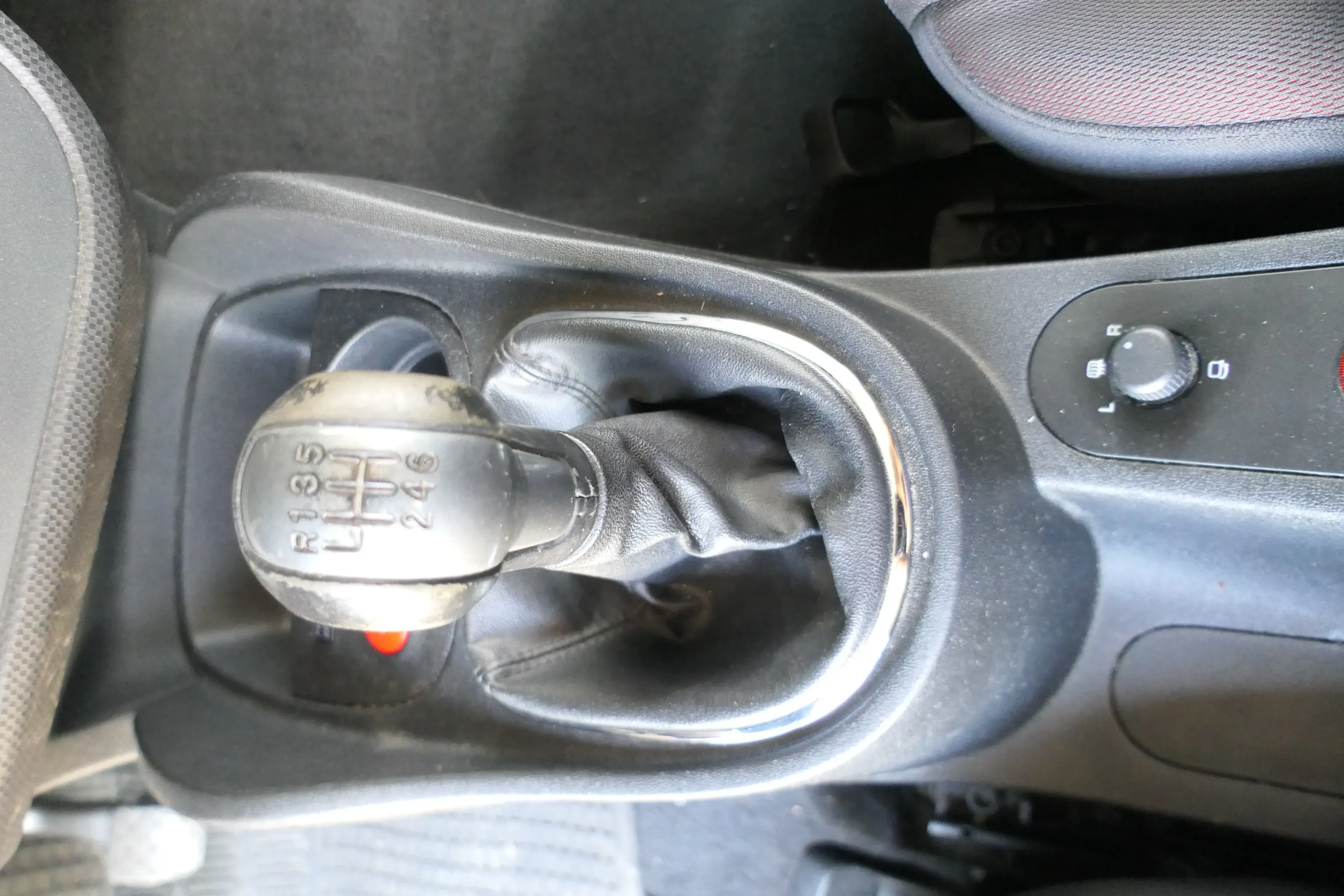 Seat Leon 1P Schaltknauf Schaltsack Schaltung Schaltknüppel 6-Gang (Leder)schwar - Bild 1
