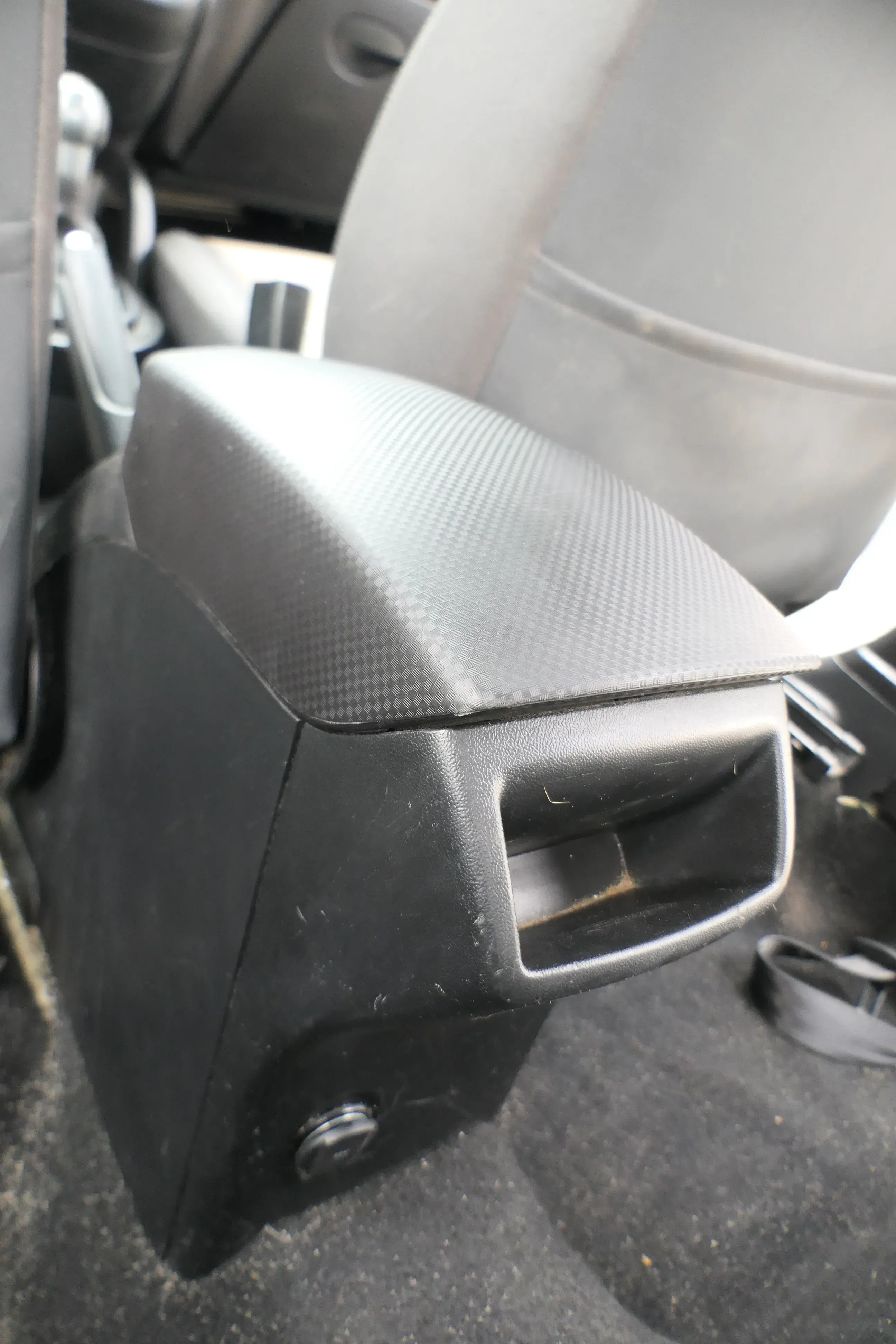 Seat Altea 5P XL Mittelarmlehne Armlehne Lehne Mitte Original + Halter schwarz - Bild 1
