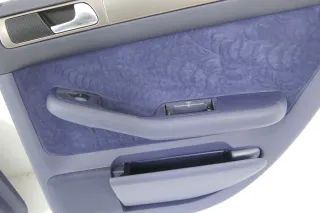 Audi A6 4B Türverkleidung Verkleidung Tür hinten links + rechts blau Velour - Bild 4