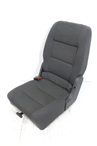 VW Touran Sitz hinten links (hintern Fahrersitz) Rücksitz Isofix 141943 - Bild 3